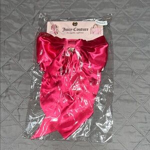NIB Juicy Couture Large Pink Hair Bow With Claw Clip w Gold Heart Logo Charm 9"